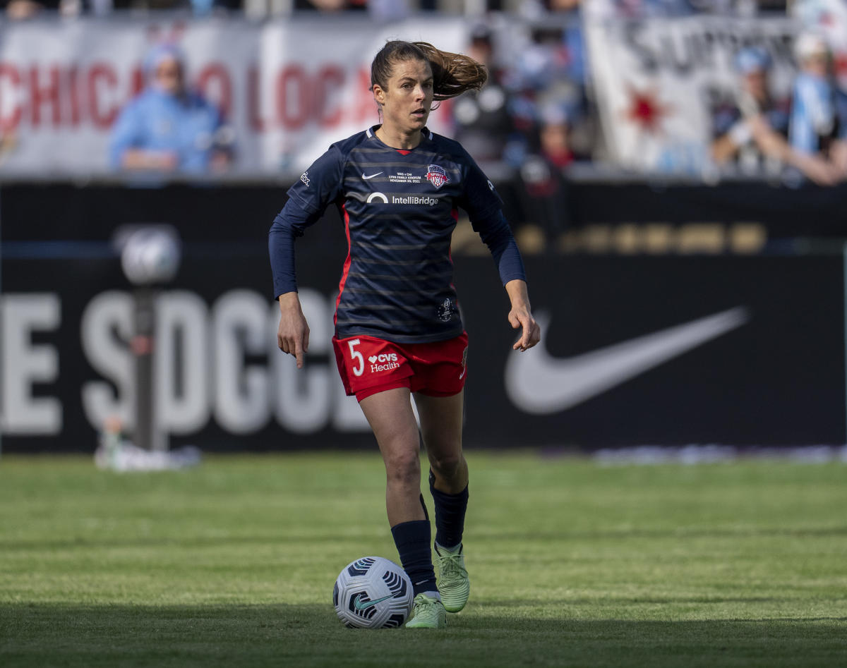 NWSL and players agree to deal including minimum $35,000 salary