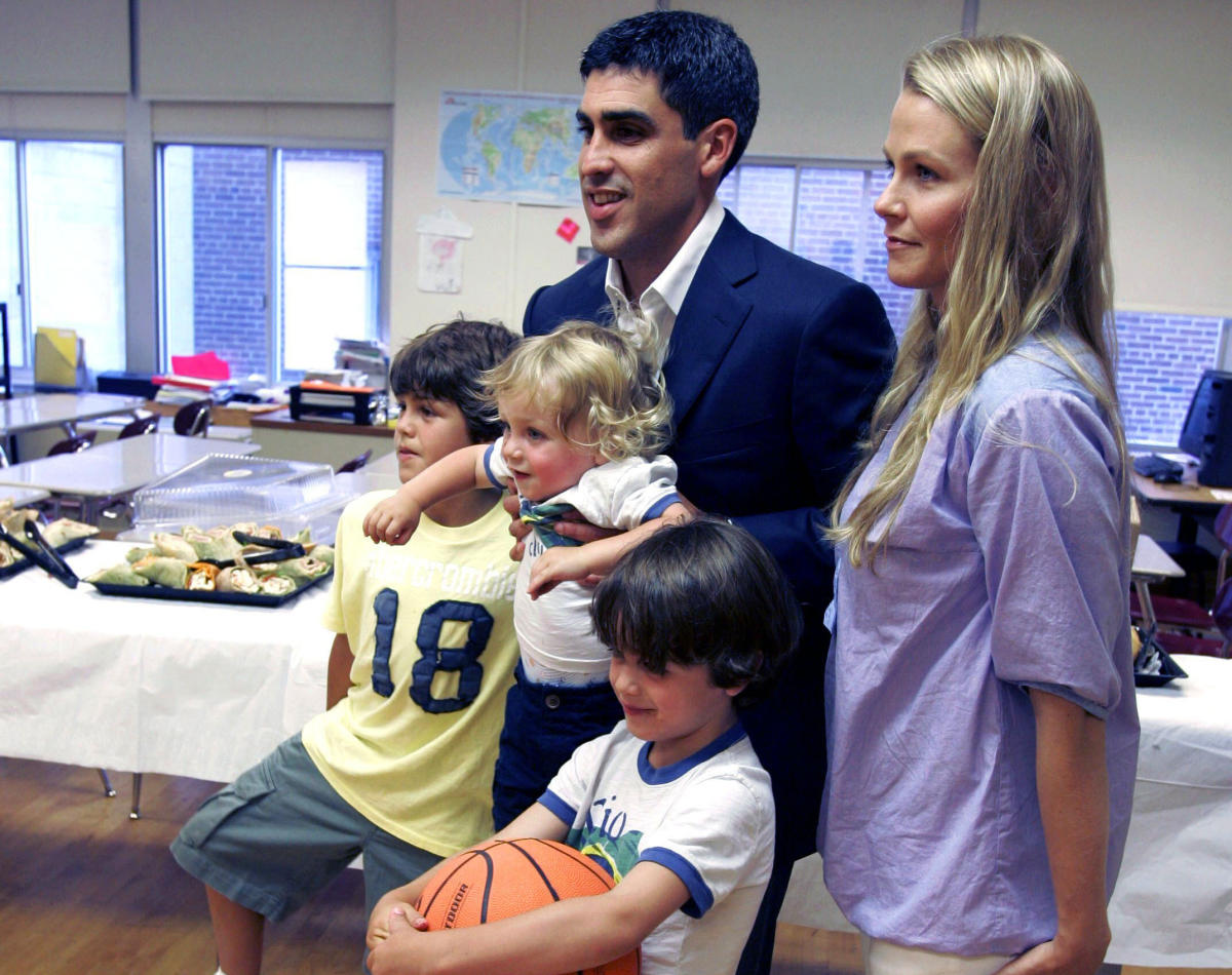 Soccer newsletter: Claudio Reyna and his wife turn U.S. team into