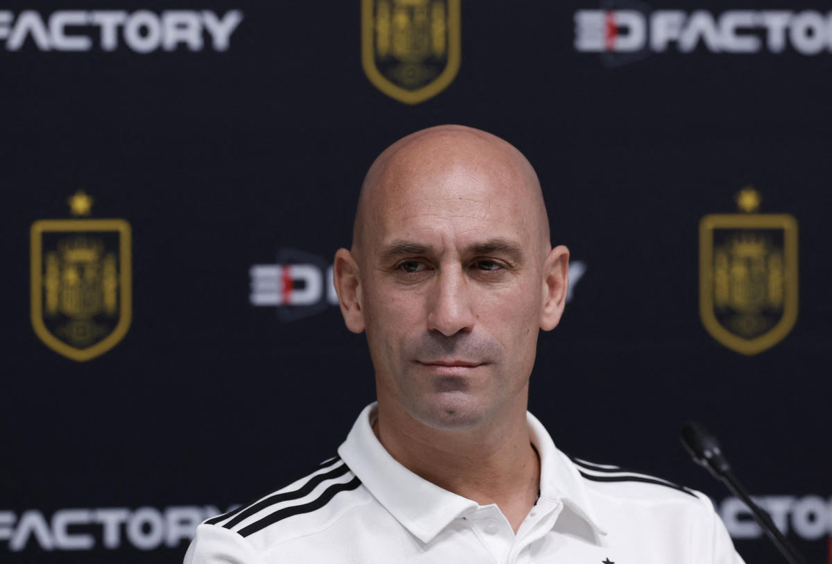 luis-rubiales-asked-to-resign,-could-face-charges-for-unsolicited-kiss-of-jenni-hermoso-at-women’s-world-cup