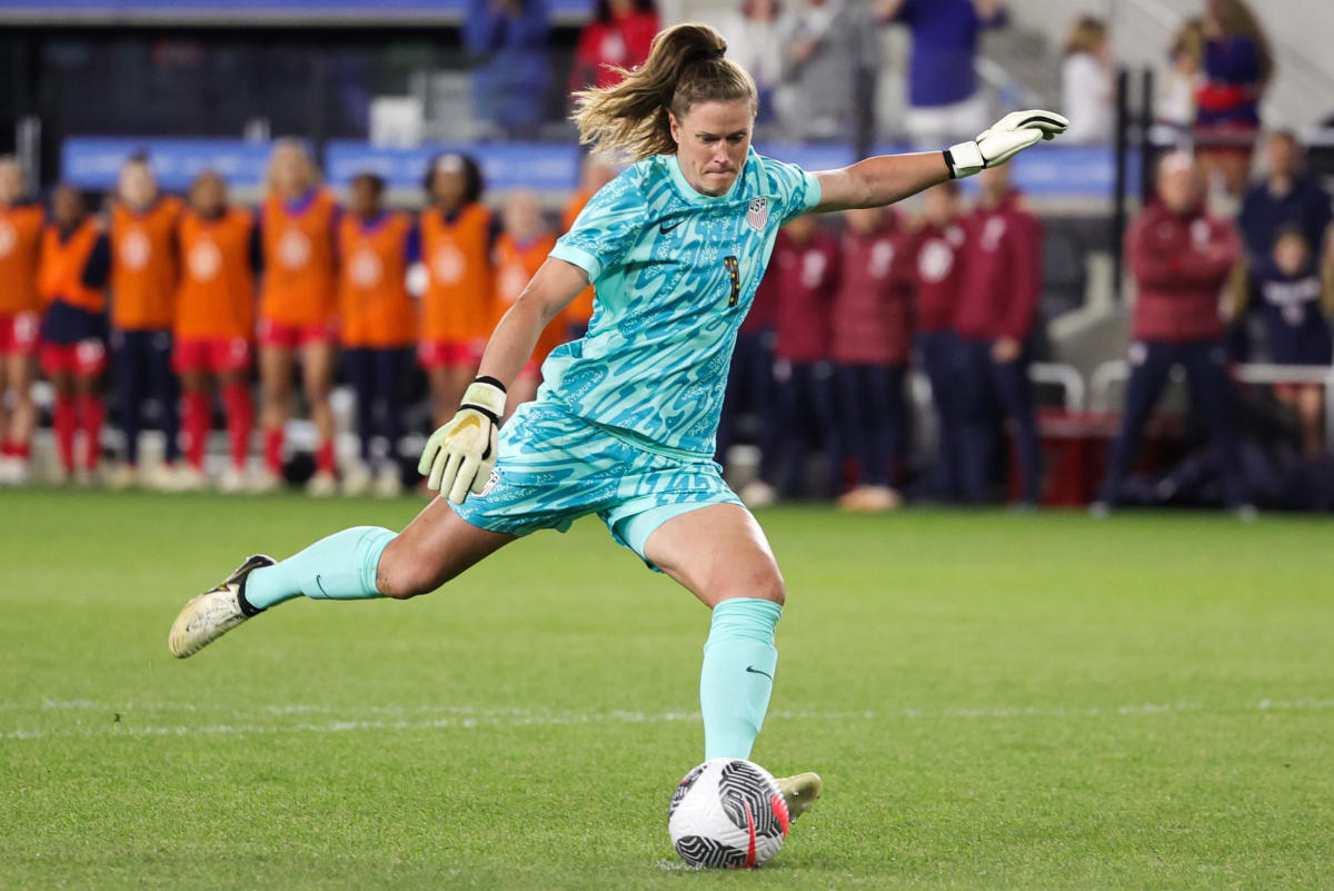 from-world-cup-heartbreak-to-shebelieves-cup-hero,-alyssa-naeher-wins-another-penalty-shootout-for-uswnt