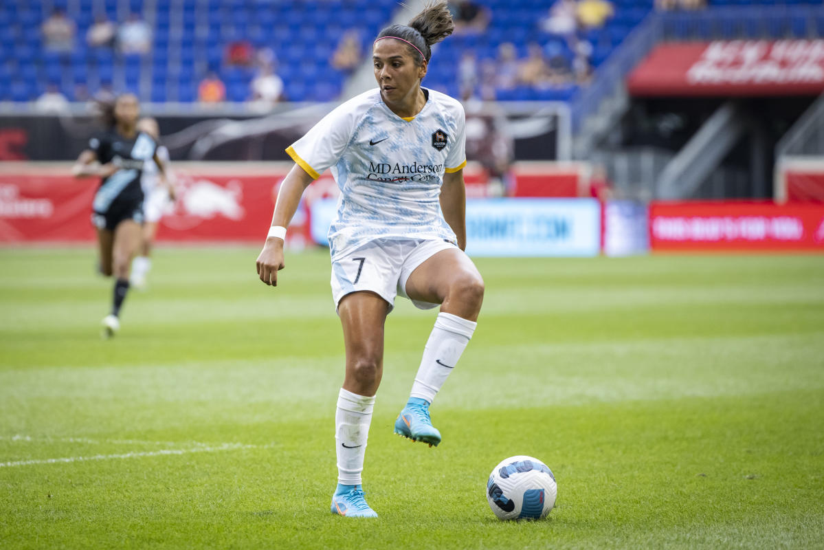 houston-dash’s-maria-sanchez-reportedly-requests-trade-just-months-after-signing-record-deal